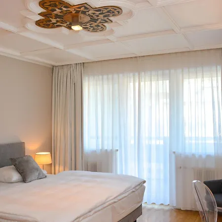 Q! Maria Theresia Готель 4*