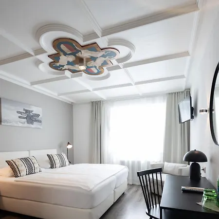 Q! Maria Theresia Готель 4*