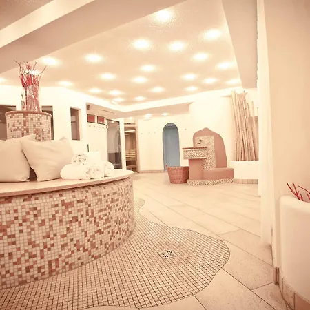 Q! Maria Theresia Готель 4*