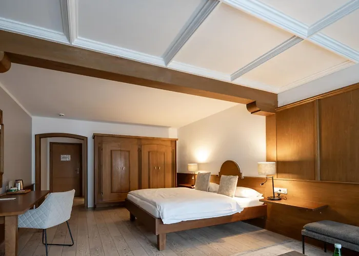 كيو! ماريا تيريزيا 4*