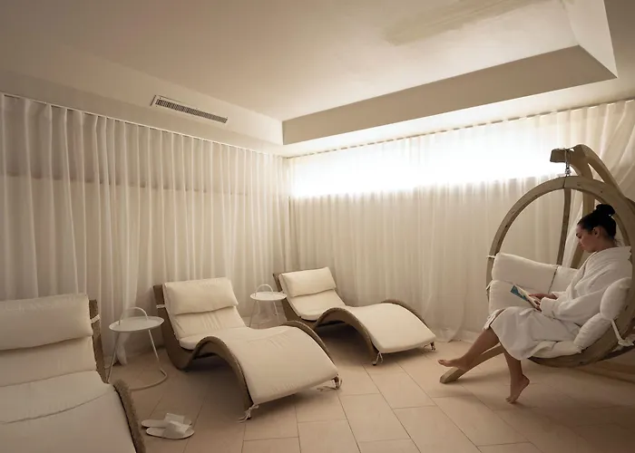 كيو! ماريا تيريزيا 4*