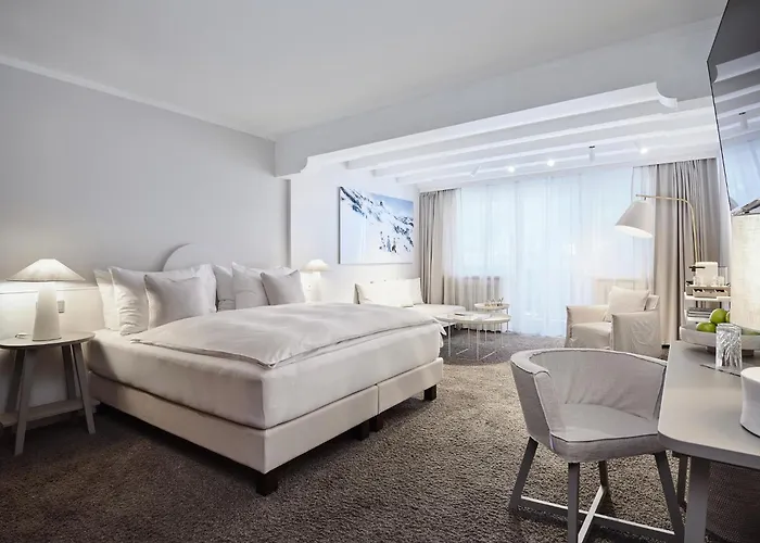 Hotel Q! Maria Theresia 4*